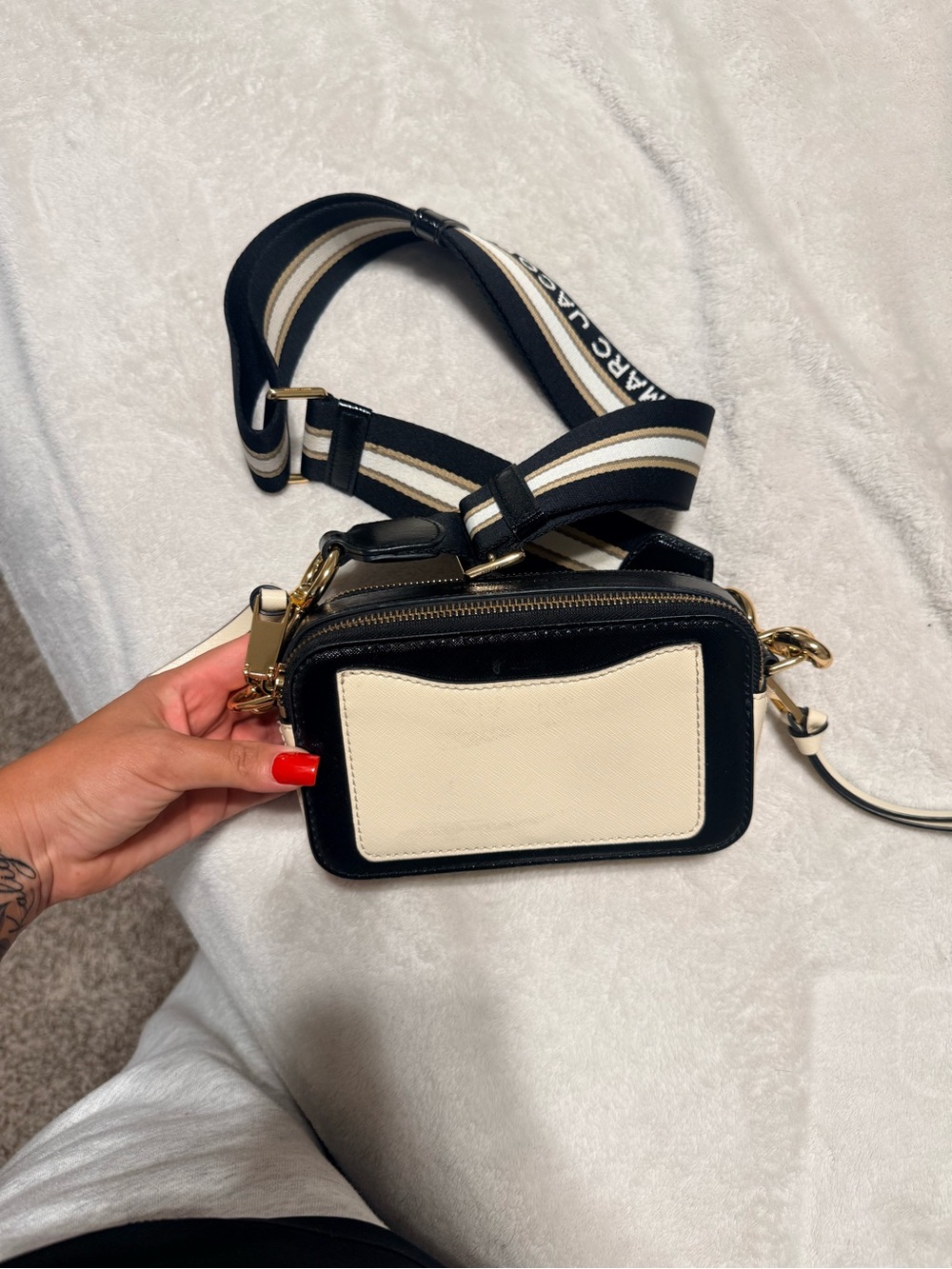 Marc Jacobs Snapshot Crossbody Bag with Contrast Strap - Picture 2 of 5
